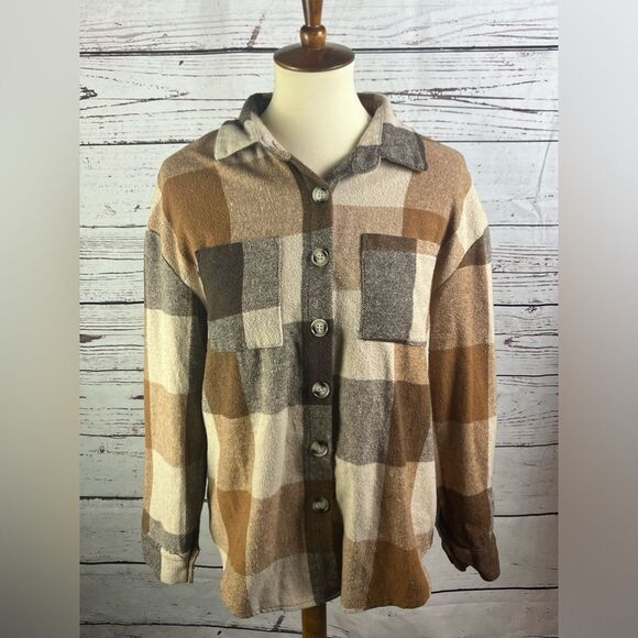 Women’s Plaid Button Down Top - Picture 1 of 6